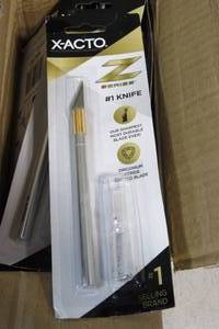 lot 31 image: Case of 12 Z Series #1 X-ACTO Knives
