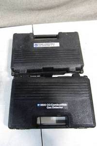 lot 41 image: Set of 2 TIF 8800 CombustableCO Gas Detectors
