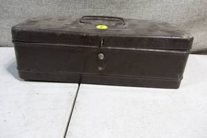 lot 78 image: Vintage Casco Electr O Tool- Tool-Case-Accessories-1940s