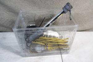 lot 94 image: Bin of 3 Work Lights