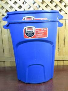 lot 124 image: TWO - Rubbermaid Roughneck 32 Gal. Vented Outdoor Recycling Bin