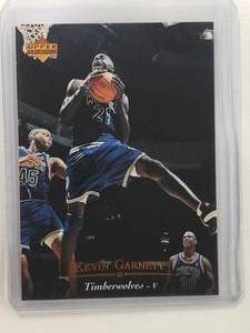 lot 21 image: Kevin Garnett Rookie 1995 Upper Deck No. 273