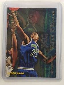 lot 23 image: Kevin Garnett Rookie 1996 Fleer No. 293