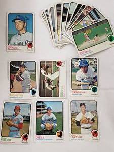 lot 124 image: Lot of 25 1973 Topps MLB Cards