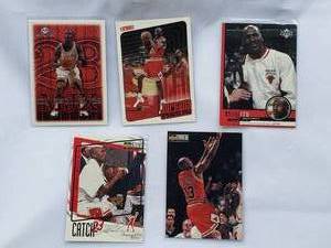 lot 201 image: Lot of 5 Michael Jordan Cards