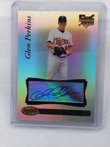 lot 218 image: Glen Perkins Rookie Auto Refractor 2007 Bowmans Best No. 83