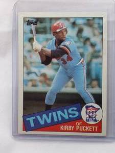 lot 221 image: Kirby Puckett 1985 Topps Rookie Card No. 536