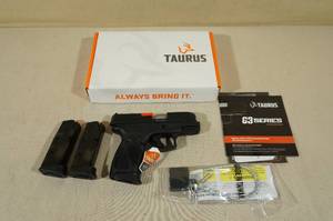 lot 3 image: NEW Taurus G3C .40 S&W Semi-Auto Pistol - 3 Magazines
