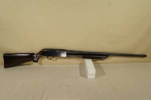 lot 7 image: Savage Stevens Model 820 12 Gauge Pump Action Shotgun