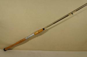 lot 105 image: Heddon Wood Handle 5-12 Fishing Rod