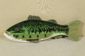 lot 129 image: Wood Fish Wall Hanging Rod Holder