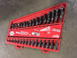 Milwaukee 144-Position Flex-Head Ratcheting Combination Wrench Set SAE (15-Piece)  Customer Returns See Pictures