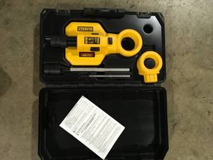 Ratcheting SAE Combination Wrench Set (8-Piece) by DEWALT   Customer Returns See Pictures