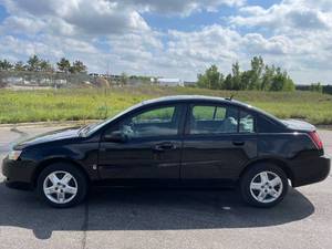 lot 23 image: 2006 Saturn ION 2
