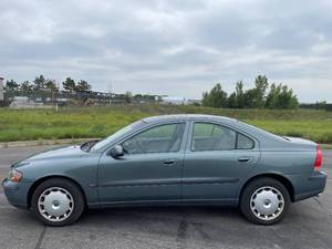 lot 17 image: 2002 Volvo S60 2.4T - AWD
