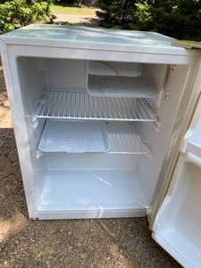 Haler Dorm Size Fridge
