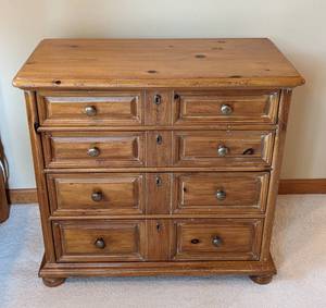 Henredon Wood Dresser  Nightstand