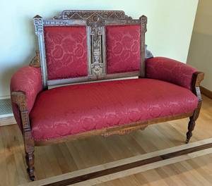 Elegant Victorian Carved Wood Settee