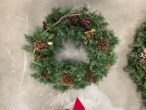 lot 23 image: Lot of Christmas Items