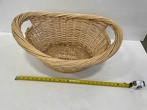 lot 38 image: Wicker Basket