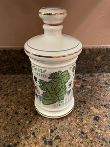 lot 61 image: Empty Emerald Isle Decanter, Stitzel Weller Disterlly