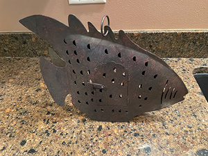 lot 66 image: Hanging Decorative Metal Fish Candle Holder