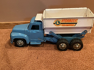 lot 69 image: Toy Truck Buddy Hydraulic Dump Truck