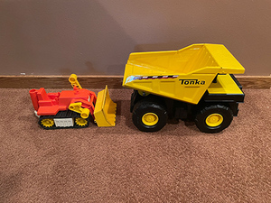 lot 78 image: Lot of 2 Childrens Toys, Fisher Price Bulldozer and Tonka Dump Truck