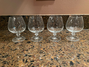 lot 92 image: Lot of 4 Brandy Snifters
