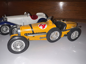 lot 114 image: Durango 118 Bugatti Type 59 and Alfa Romeo 2300 Spider