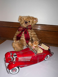 lot 115 image: Mercedes K500 w Steiff Bear 125th Anniversary celebration teddy 03064