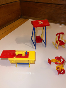 lot 122 image: Renwal toddler playground set