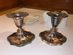 lot 127 image: 2 Sterling Silver candle holders and England ceramic spoon rest rooster
