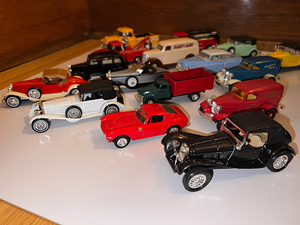 lot 128 image: Ertl, Road Champs 4in die cast