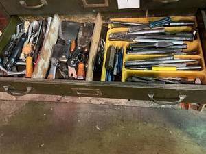 lot 5 image: 4th Drawer Contents of Mosaic Tool Chest
