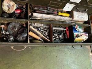 lot 6 image: 5th Drawer Contents of Mosaic Tool Chest