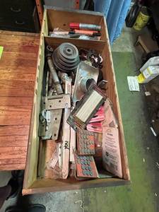 lot 29 image: Junk Drawer Lot