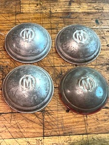 lot 30 image: Vintage Murray M Hubcap Lot of 4 (3 38 Diameter)