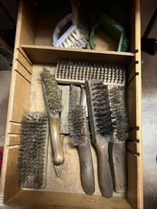 lot 39 image: Drawer of Wire and Cleaning Brushes