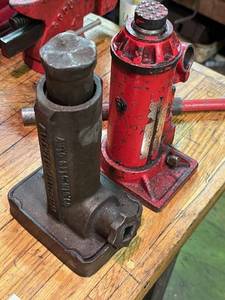 lot 42 image: Vintage Jack Lot