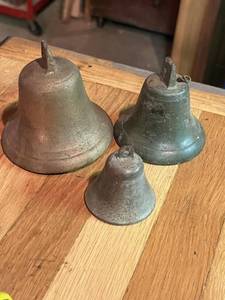 lot 51 image: Lot of 3 Vintage Bells