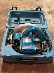 lot 82 image: Makita 5007NB Circular Saw in Working Condition