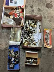lot 104 image: Miscellaneous Hardware Lot