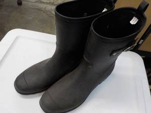 lot 44 image: Capelli Rubber Boots size Womens 11...