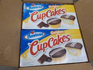 lot 58 image: 8 ct Boxes 8 each box Hostess Golde...