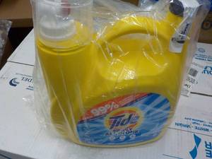 lot 273 image: Gallon Jug Tide Simply All in One...