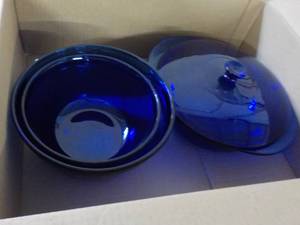 lot 309 image: Blue Dishes...