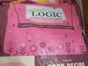 lot 359 image: 24 lb Bag Natures Logic Distinctio...