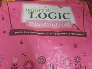 lot 360 image: 24 lb Bag Natures Logic Distinctio...