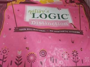 lot 361 image: 24 lb Bag Natures Logic Distinctio...